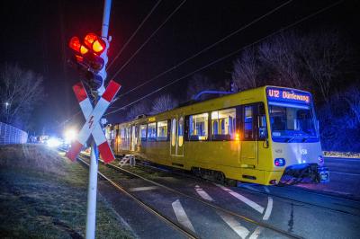 Remseck: Toedlicher Verkehrsunfall zwischen Pkw und Stadtbahn